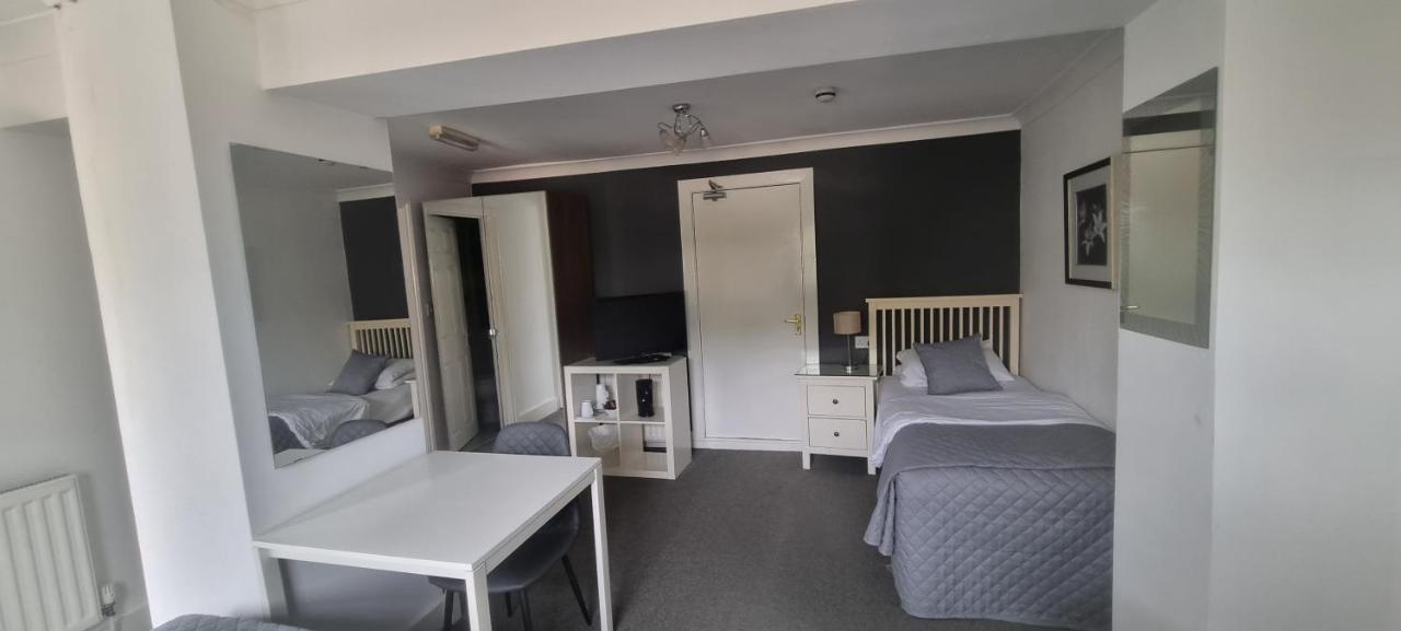 Hunters Meet Hotel Hatfield Heath