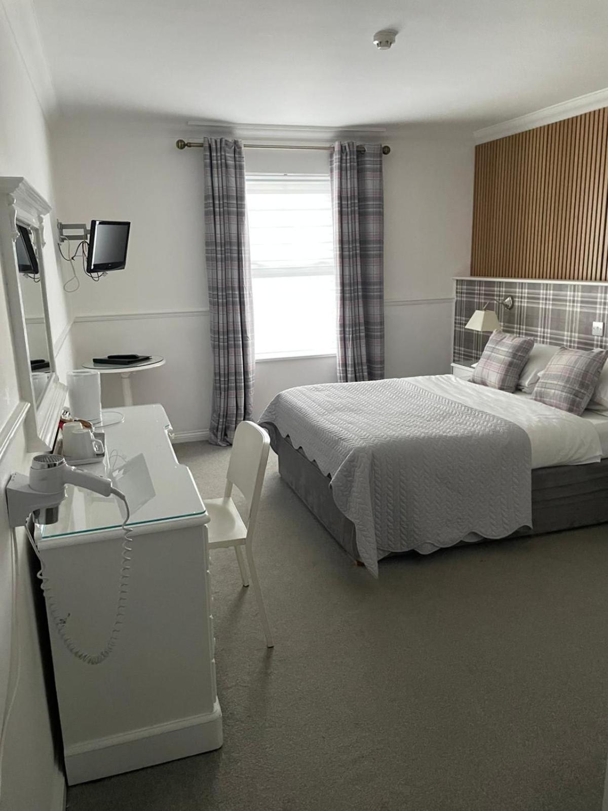 Hunters Meet Hotel Hatfield Heath