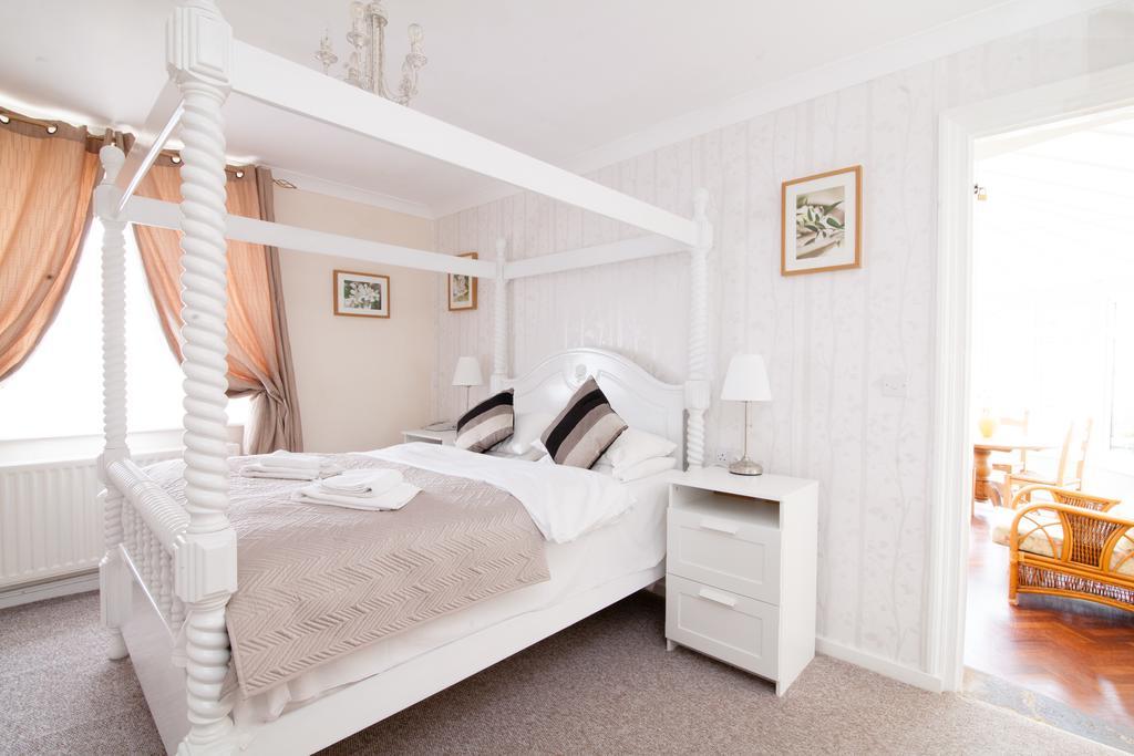 Hotel Hunters Meet Hatfield Heath